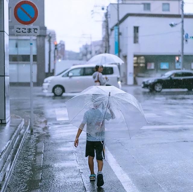 太陽(yáng)傘雨傘兩用的有嗎，太陽(yáng)傘多少錢(qián)一包？