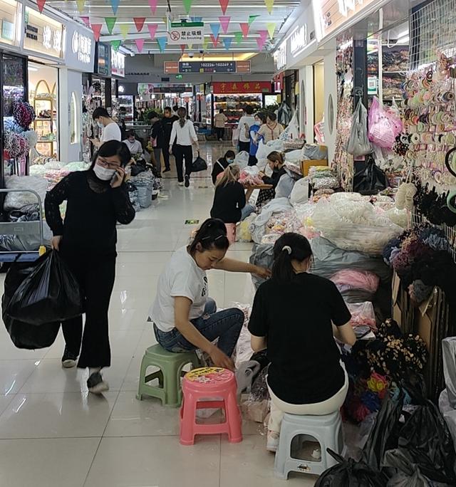 義烏小商品兩元店在哪里批發(fā)，義烏小商品批發(fā)市場(chǎng)二元店批發(fā)