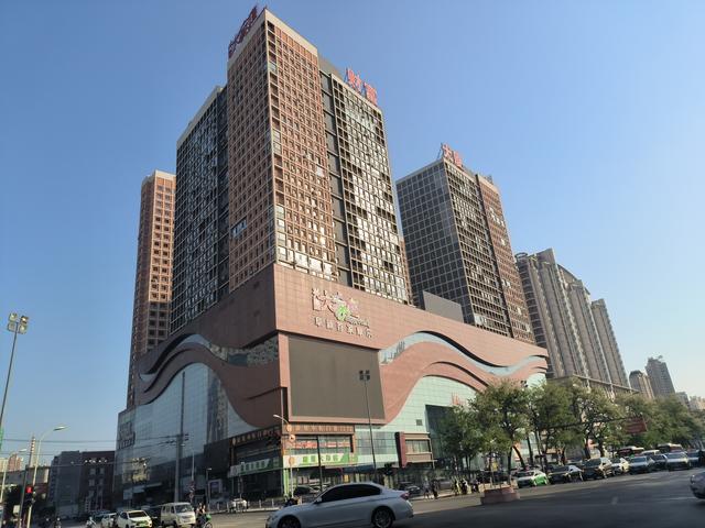 兩元店批發(fā)市場(chǎng)在哪里進(jìn)貨，兩元店批發(fā)市場(chǎng)在哪里進(jìn)貨的？