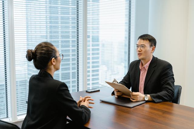 應屆畢業(yè)生找工作有哪些渠道呢，應屆畢業(yè)生找工作有哪些渠道呢知乎？